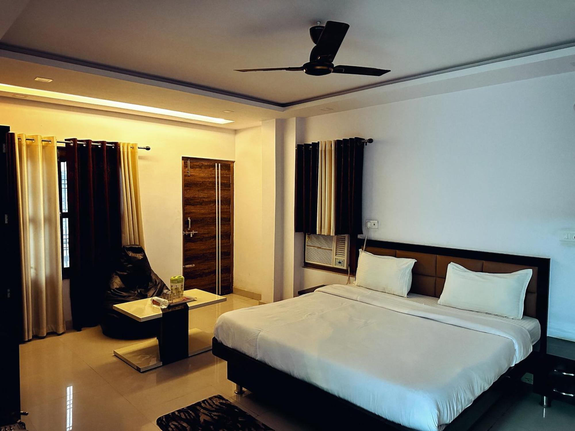 Hotel Pink Paradise Gorakhpur Exterior foto